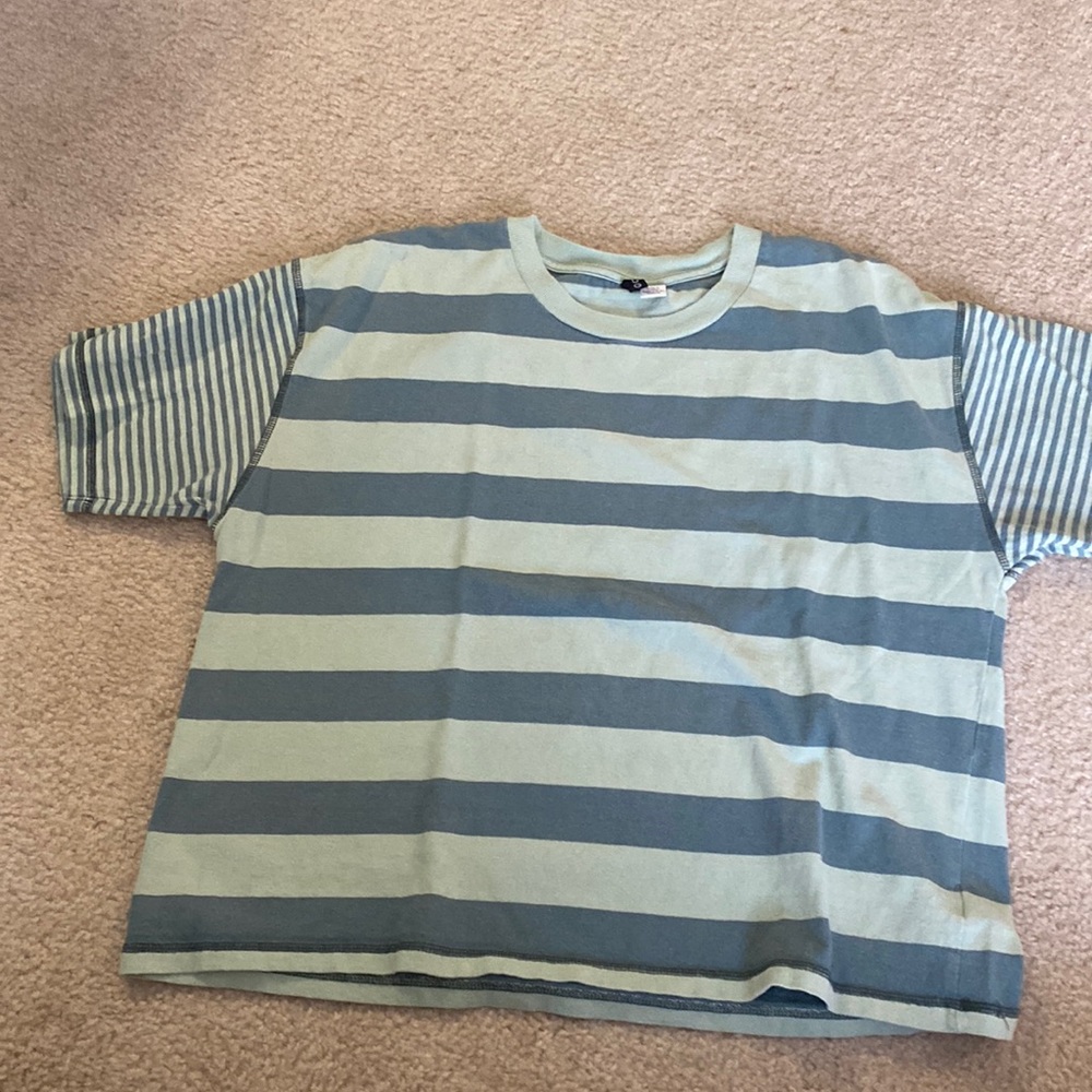 Womens T-shirt urban outfitters M